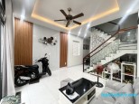 Đường Cách Mạng Tháng Tám, 5