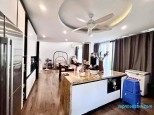 Đường Nguyên Hồng, Láng Hạ
