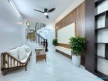 HÀNG HIÊM NGOC THỤY NGÕ THÔNG Ô TÔ .Ô TÔ ĐỖ CƯA FULL NỘI THẤT Đường Ngọc Thụy, Ngọc Thụy